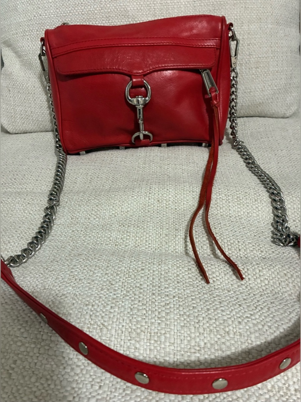 Rebecca
Minkoff EUC Red Leather
Crossbody Bag, w/Solver-Tone
Accents - Picture 2 of 15
